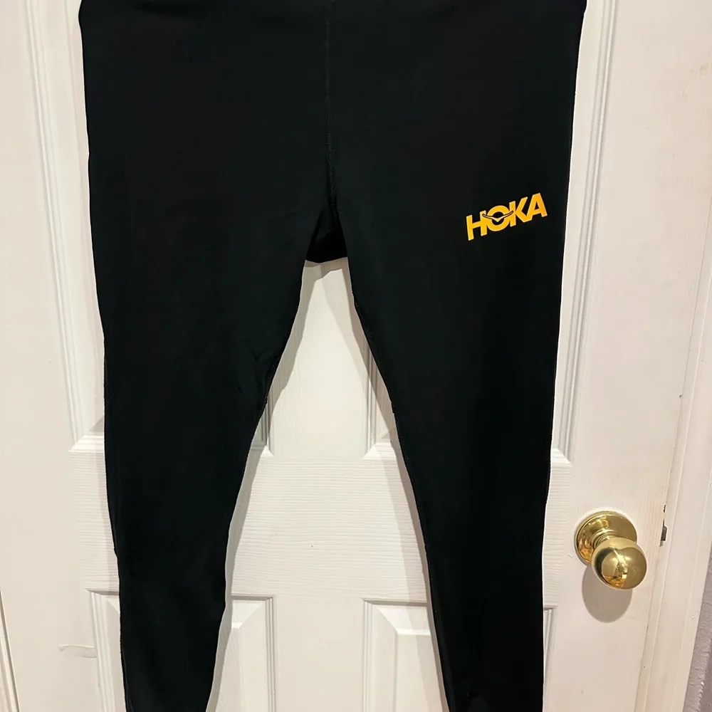 HOKA Women’s Black Leggings size M running tights - Picture 1 of 4
